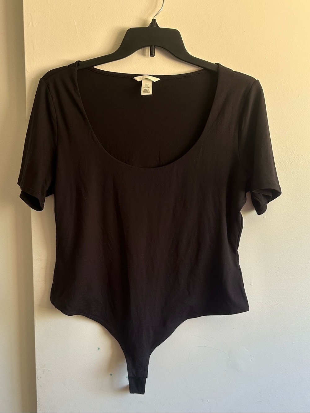 H&M Black Scoop Neck Short Sleeve Bodysuit - Stretchy Fit